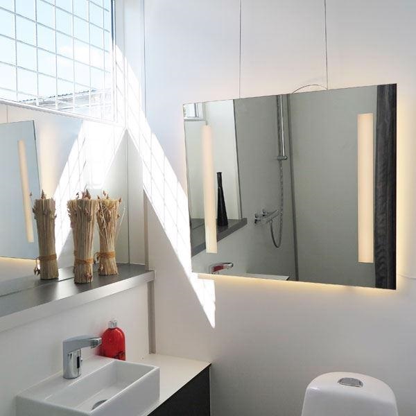 Loevschall spejl med 2 lysstriber og baggrundslys 800x650 mm 
