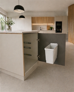 Affaldsspand-21liter-Eico_smal_motering-paa-koekkenlaagen