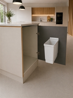 Affaldsspand-21liter-Eico_smal_motering-paa-koekkenlaagen