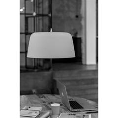 "Noir by Loevschall" LED lampe Ø43,8cm i sort el. hvid - Designer pendel fx til over det store spisebord